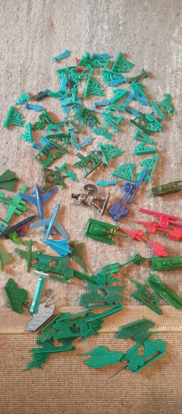 Игрушки: Сделанные в СССР раритет Набор пластиковых солдатиков и военной — 3