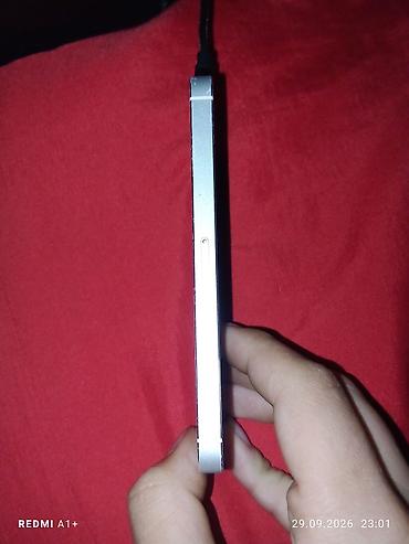 Apple iPhone: IPhone 5s, 32 GB, Ağ, Zəmanət, Kredit, Qırıq — 5