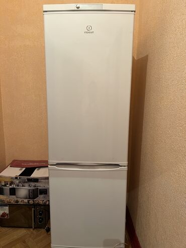 холодильника двухкамерного: Холодильник Indesit, Новый, Двухкамерный
