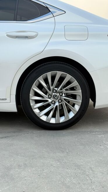 Lexus: Lexus ES: 2020 г., Седан — 14