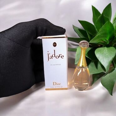 Ətriyyat: 🔥 ŞOK QİYMƏT! Mini ətirlər TƏCİLİ SATILIR! 🔥 Şəhərdə 20–30 manat arası — 6