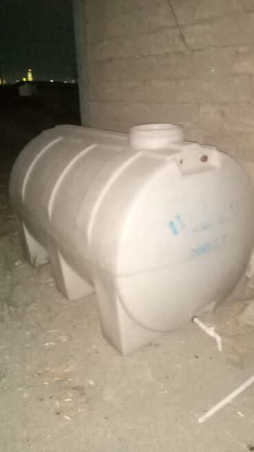 içməli su çənləri: Bak, Plastik, 2000 l l