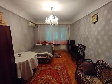 Mənzillər: Bakı, 8-ci kilometr, 3 otaqlı, Köhnə tikili, m. Neftçilər, 60 kv. m — 10