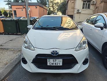 Toyota Aqua Hybrid hatchbek Taksi buraxılış kartı var ləğv lalafo.az -da Toyota Aqua Hybrid hatchbek Taksi buraxılış kartı var ləğv