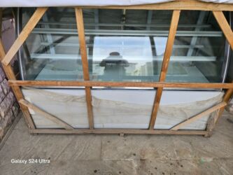 мебель для кухни бу: Витрина для тортов