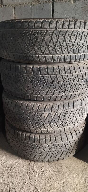 Шины: Шины 265 / 65 / R 17, Зима, Комплект, Внедорожные (АТ/МТ), Япония, Bridgestone