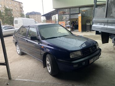 срочно срочно продам машину: Volkswagen Vento: 1996 г., 1.8 л, Механика, Бензин, Седан