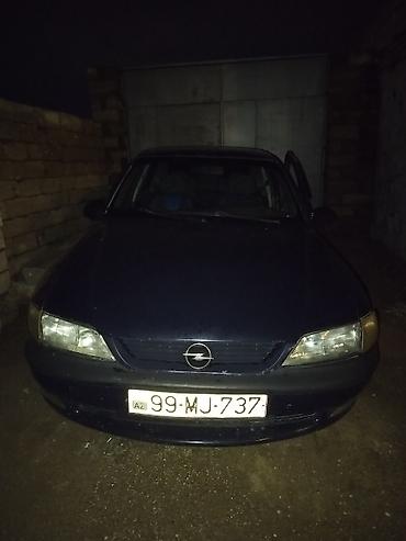 man sat: Opel Vectra: 2 l | 1996 il 231000 km Sedan — 5