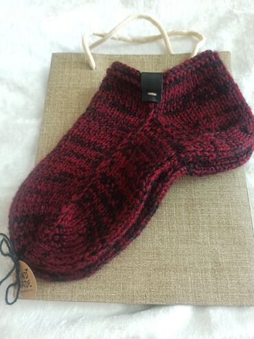 Кофты, свитеры: Toxunma yun corab. 38-39. 50% yun tərkibi. Hazır eldə var