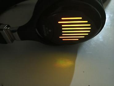 Qulaqcıqlar: RGB işıqlanmalı simsiz qulaqlıq - Model qeyd: “Wireless CK-19” yazısı — 2