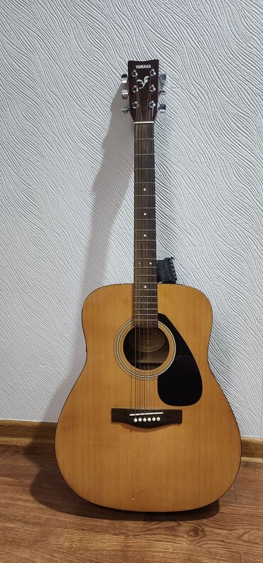 цифровые пианино: Акустическая гитара Yamaha F310 Б/У - Корпус формы дредноут: яркий и