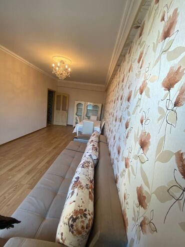 Uzunmüddətli kirayə mənzillər: Gənclik m\s-nın düz yanında 5 mərtəbəli binanın 4-cü mərtəbəsində — 2