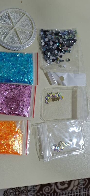 Digər gözəllik və estetika cihazları: Dırnaq ustasına işləməkçün lazım olan bütün növ bəzəklər tipsilər — 4