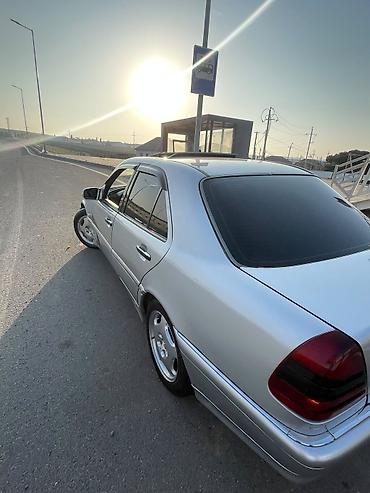 mersedes s: Mercedes-Benz C-Class: 2.2 l | 1999 il Sedan — 2