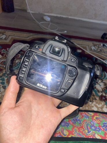 купить фотоаппарат маленький: Зеркальная фотокамера Nikon D3000, разработанная для начинающих