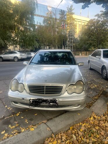 с4 2: Mercedes-Benz 200: 2000 г., 2 л, Автомат, Бензин, Седан