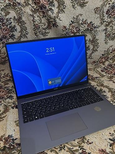 Ноутбуки и аксессуары: Huawei noutbuk Xüsusiyyətlər: Yaddas 256 gb - 15.6" geniş ekran — 4