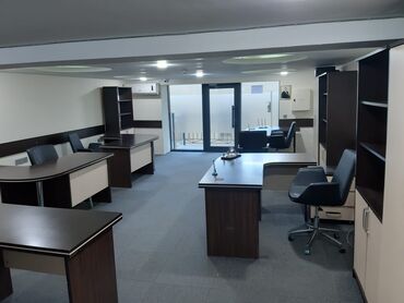 Ofislər: Ofis İcarəyə verilir Ünvan:Qələbə dairəsi Baku Mall arxası İnşaatçılar