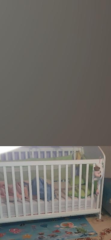 kolevka za bebe drvena: Deciji krevetac ocuvan i 2 kolica . Povoljno — 2