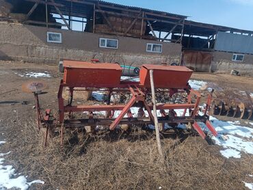 Другие тракторы: Трактор колесный, красный, кабина закрытого типа. Характеристики и — 7