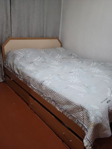 тумба с зеркалом: Спальный гарнитур, Двуспальная кровать, Шкаф, Комод, цвет - Бежевый, Б/у