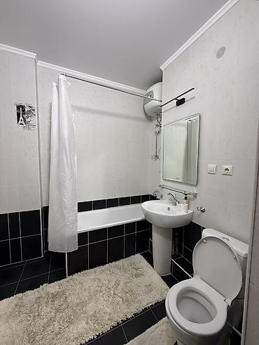 Посуточная аренда квартир: 3 комнаты, Душевая кабина, Постельное белье, Кондиционер — 4