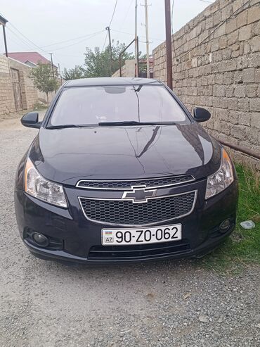 cruze diffuzer: Chevrolet Cruze sedan - Rəng: qara - Kuzov: sedan, 4 qapı - Ön hissə
