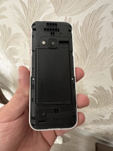 ikinci telefonlar: Nokia 1, rəng - Ağ