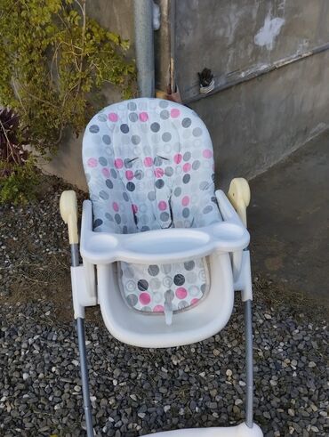 Yemək masaları, oturacaqları: Uşaq yemək stulu - Rəng: ağ/gri çərçivə, çəhrayı-boz nöqtəli parça — 15