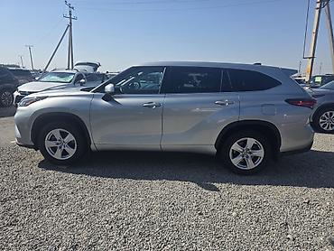 byd d1: Toyota Highlander: 2022 г., 2.5 л, Автомат, Бензин, Кроссовер — 7