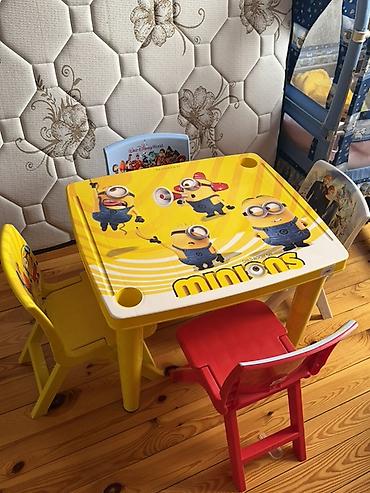 ev stul: Uşaq üçün masa-stul dəsti - Dizayn: Minions temalı, parlaq sarı-ağ — 1