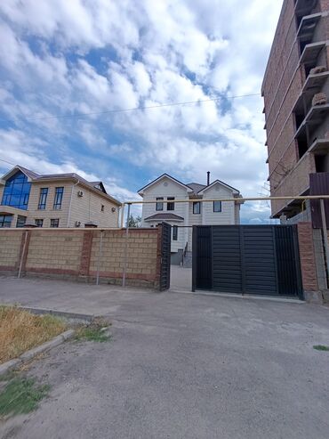 дом село раздольный: 350 м², 6 комнат, Бронированные двери, Забор, огорожен