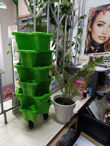 Другие товары для дома и сада: Продаю новый каскадный горшок для растений, сборный из шести уровней at lalafo.kg Другие товары для дома и сада: Продаю новый каскадный горшок для растений, сборный из шести уровней