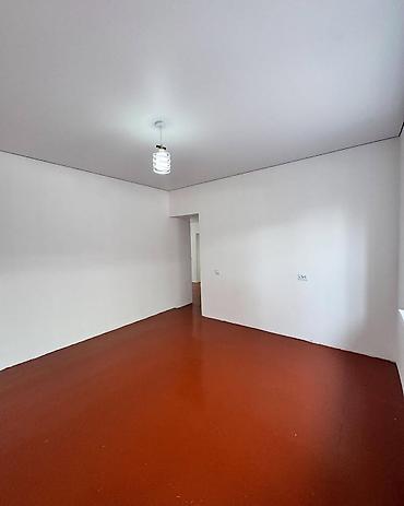 Продажа полдома: 🏡 Продаётся полдома 📍Локация: Донской 49/2 (район — 4