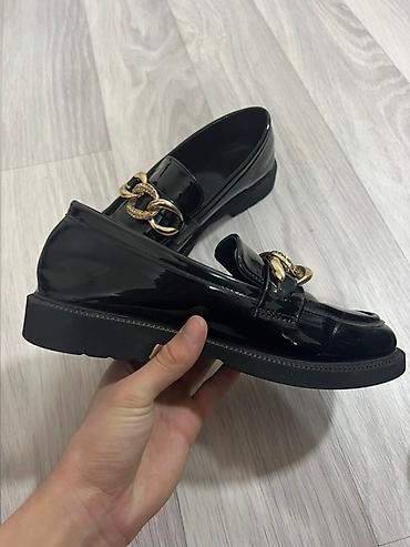 Детская обувь: Лаковые туфли для девочки - Цвет: черный, глянцевый (лаковая — 13