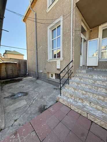 Долгосрочная аренда домов: 300 м², 10 комнат — 22