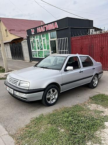 Volkswagen: Volkswagen Vento: 1993 г., 1.8 л, Механика, Бензин, Седан — 3