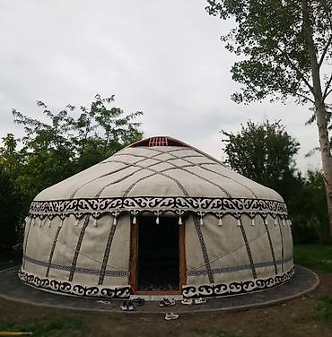 Аренда юрт: Аренда юрты, Каркас Деревянный, 85 баш, Стол — 2