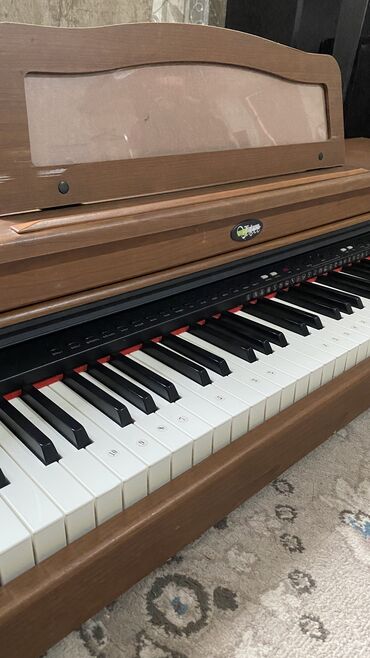 цифровое пианино: В наличии цифровое фортепиано VELOCE. Цвет коричневый б/у в рабочем