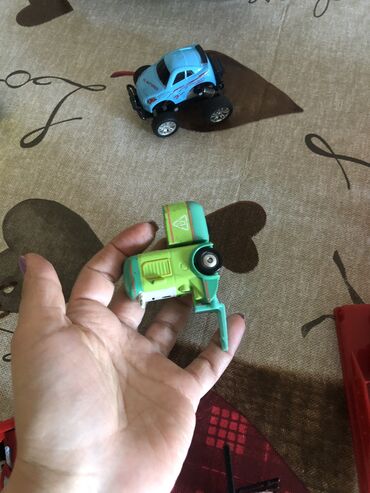 Oyuncaqlar: 13 azn hamisi — 13