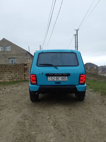 VAZ (LADA): LADA Niva (klassik kuzov) – parlaq mavi rəngdə, şəhər və off-road üçün — 13
