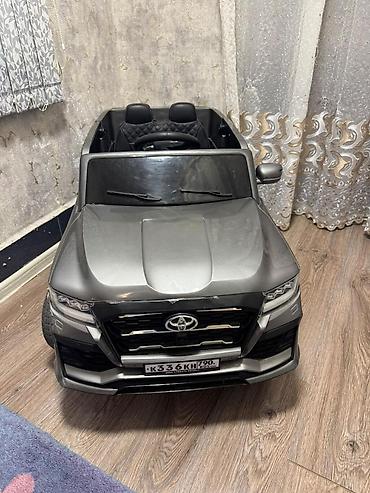 Uşaq üçün elektrik maşınları: Uşaqlar üçün elektrikli minik maşını – SUV stili - Korpus: metalik — 5