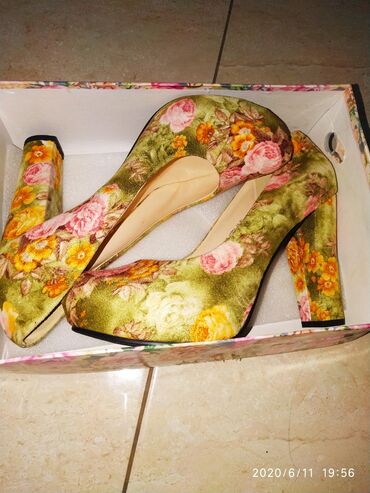 женские красивые туфельки: Туфли 40, цвет - Зеленый