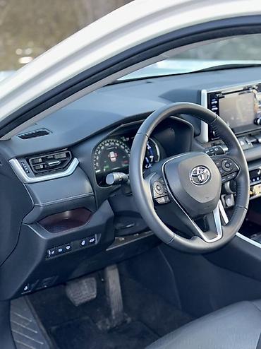 Toyota: Toyota RAV4: 2022 г., 2.5 л, Автомат, Гибрид, Кроссовер — 9