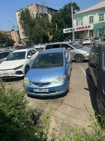 срочно продать машину: Honda Fit Aria: 2003 г., 1.3 л, Вариатор, Бензин