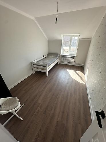 Продажа коттеджей и домов: 🔥Продается Мансардный дом🔥 🏡Район: Ак Ордо 1 ✅Участок:5 соток — 18