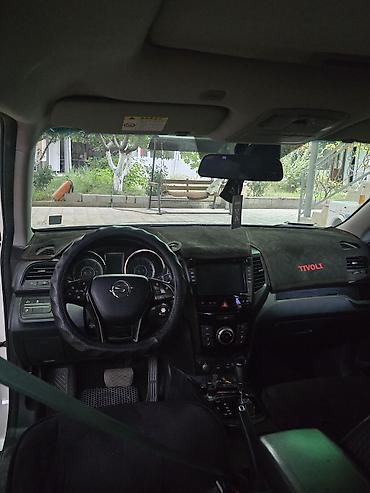 black edition: Ssangyong Tivoli: 2017 г., 1.6 л, Дизель, Кроссовер — 5