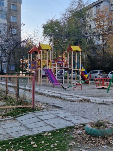 Офисы: 1 комната, Риэлтор, Без подселения, С мебелью полностью