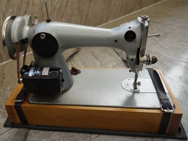 Qədim tikiş maşınları: Tikiş maşını "Podolsk 2M-33" Təzə vəziyyətdə, çox az istifadə olunmuş — 4