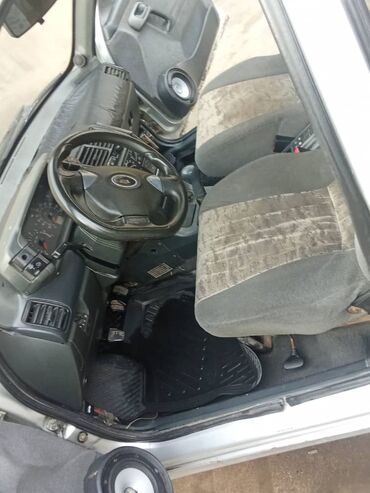 ВАЗ (ЛАДА): ВАЗ (ЛАДА) 2112: 2005 г., 1.6 л, Механика, Бензин, Хэтчбэк — 12